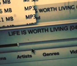 justine-bieber-life-is-worth-living