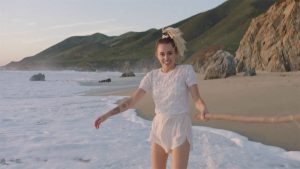 miley-cyrus-malibu